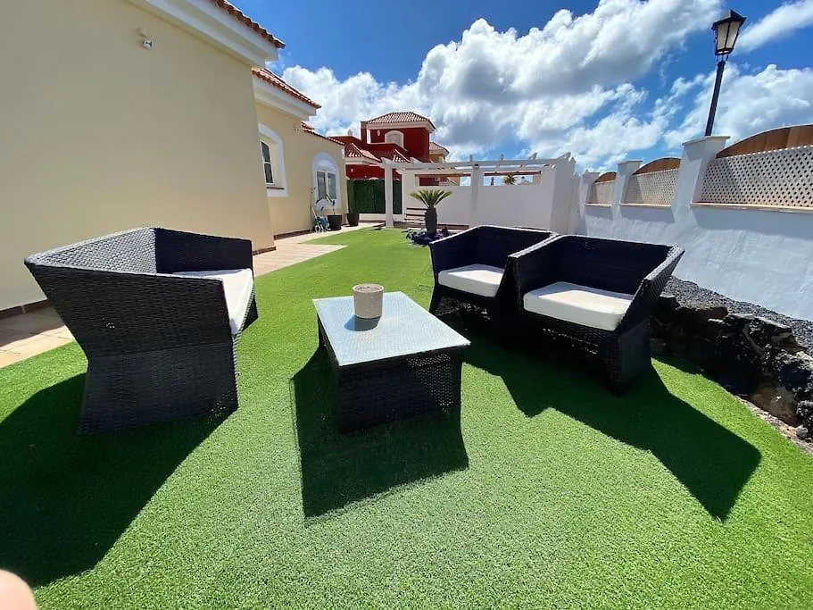 Villa Comfortable Family House With Pool And Jacuzzi Costa De Antigua